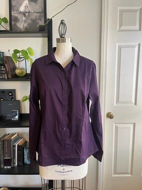 DoublJu Women's Plum Buttonup shirt size Medium